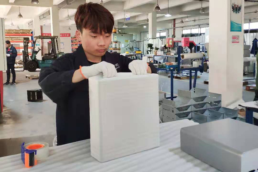 生產(chǎn)工藝:組裝包裝 生產(chǎn)工藝:組裝包裝